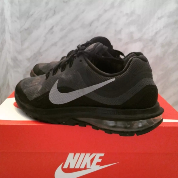 NIKE AIR MAX DYNASTY 2 Women's Black Running Shoes 852445-001 Size 6 - Picture 8 of 8